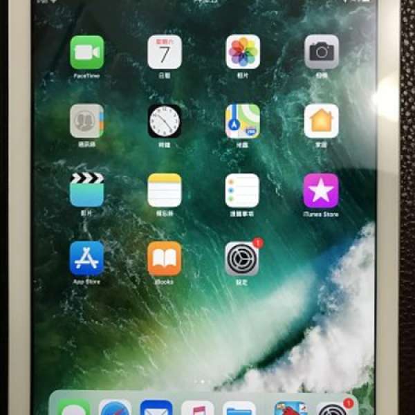 iPad Air Wifi 32GB 銀色 連原廠 smart cover 及配件