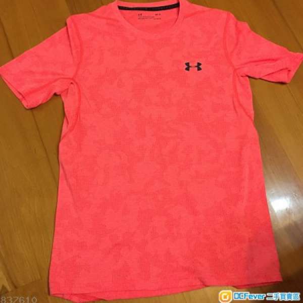 Under Armour 近全新運動服