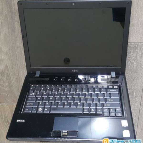 Fujitsu L1010 notebook computer