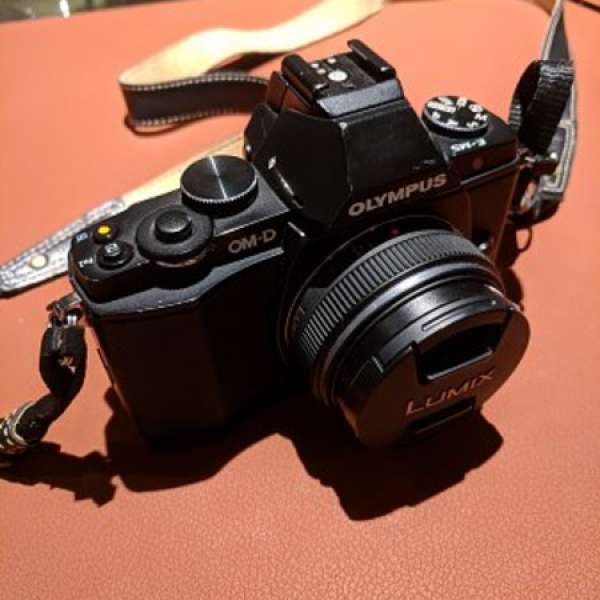 Olympus OMD EM5 OM-D E-M5 Mirrorless Camera Body