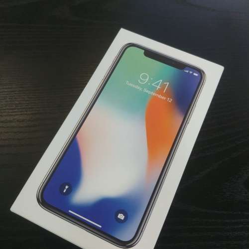 95% New IPhone X 256GB 銀色 香港行貨 保養至2019年7月