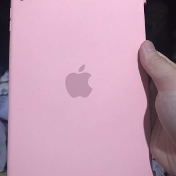 99%新iPad mini 4原廠silicone case (另附送揭蓋式case 1個)