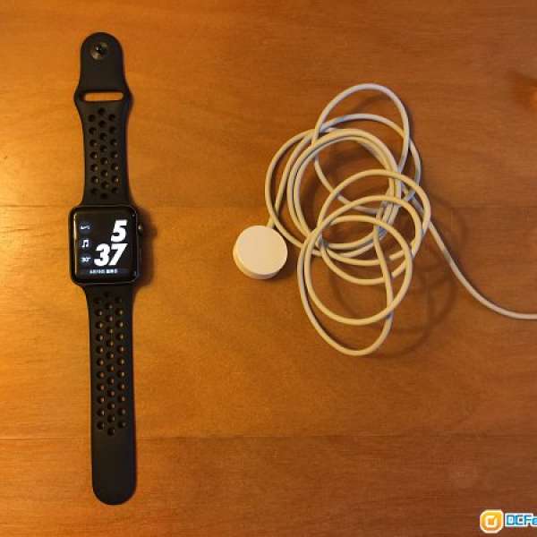 Apple Watch 42mm Nike 版 series 2