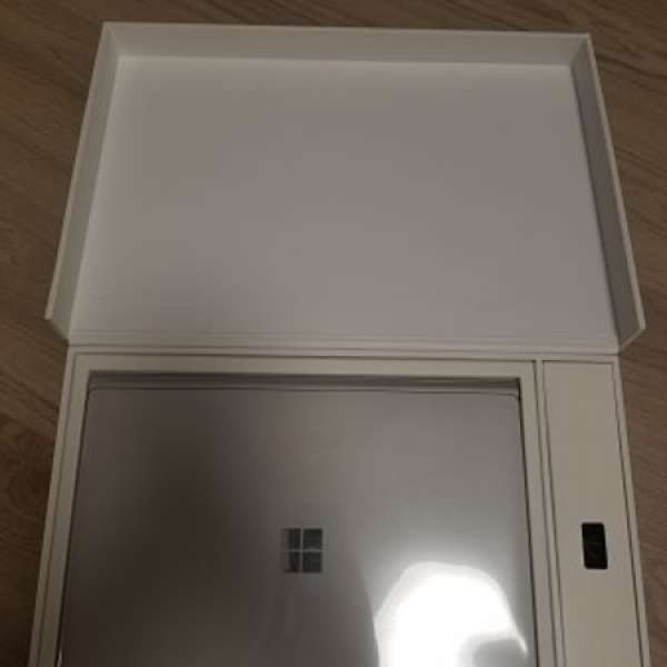 全新Microsoft Surface Book 中英文版(i7, 256GB, 8GB RAM)not surface pro