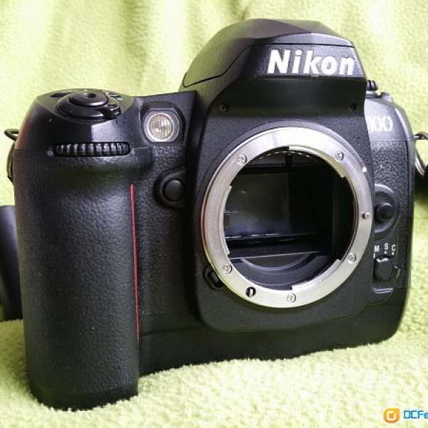 nikon d100 ccd dslr camera,larger viewfinder, japan made