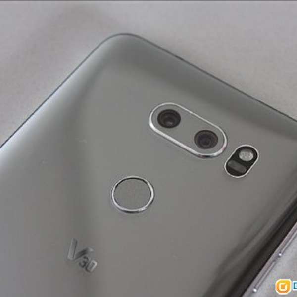 極新(可當全新) 銀色 LG V30+ 香港行貨 保養至2019年7月