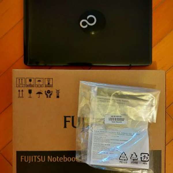 Fujitsu Lifebook AH556 Notebook Laptop