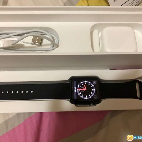 Apple Watch Series 3 42mm GPS + CELLULAR LTE太空灰 有保養