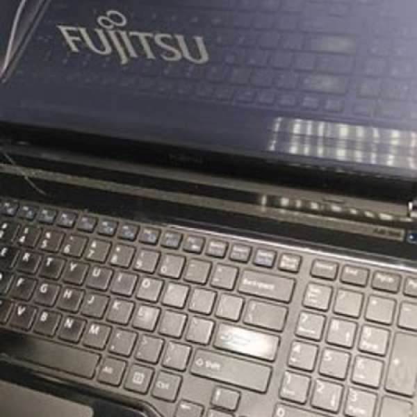 Fujitsu AH544 (15.6", i5 4 代, 4G RAM, 120G SSD 或 1T HDD, DVD, 獨顯)