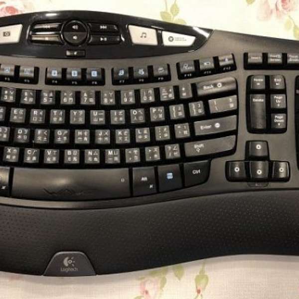 90% new LOGITECH Wireless Keyboard K350 +80% new Logitech M705