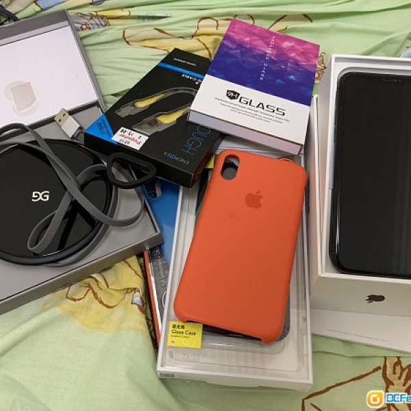 iPhone X 64GB Full set with accessies