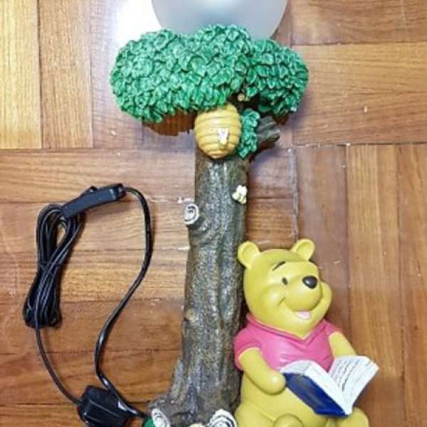 Winnie the Pooh 造型裝飾檯燈