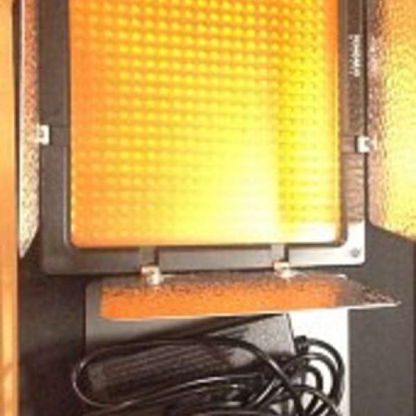 永諾YN600L II LED 燈 九成新 連火牛及兩粒大品勝電池兩個遙控