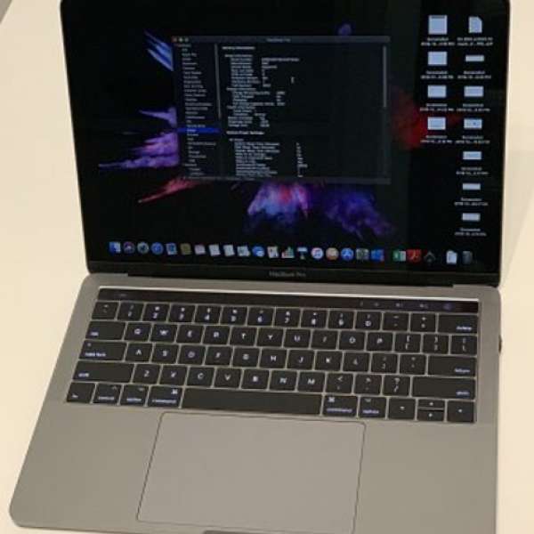 MacBook Pro 2017 space grey 13 inch i5 Touch Bar 8GB ram 256GB SSD