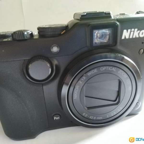 NIkon Coolpix P7100