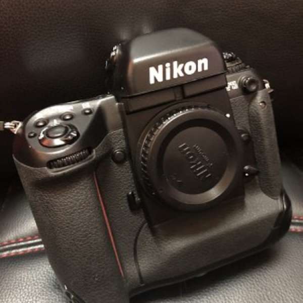 Nikon F5 菲林相機 （平玩實用）