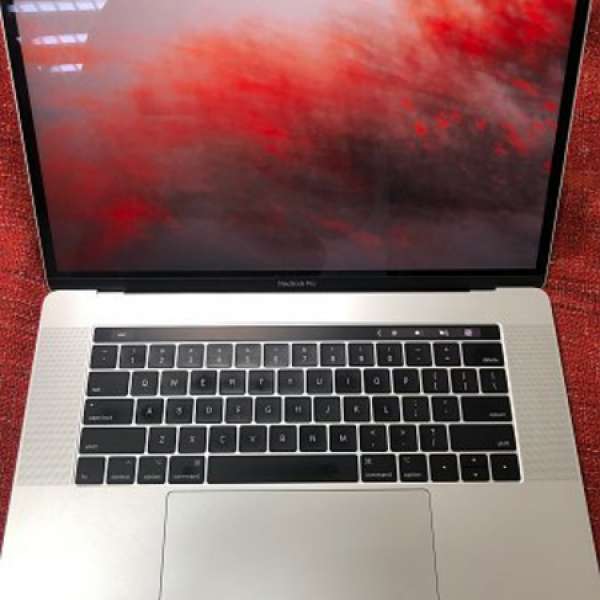 Apple MacBook Pro 15 2017 (i7 2.8GHz／512SSD／16GB／Apple Care)