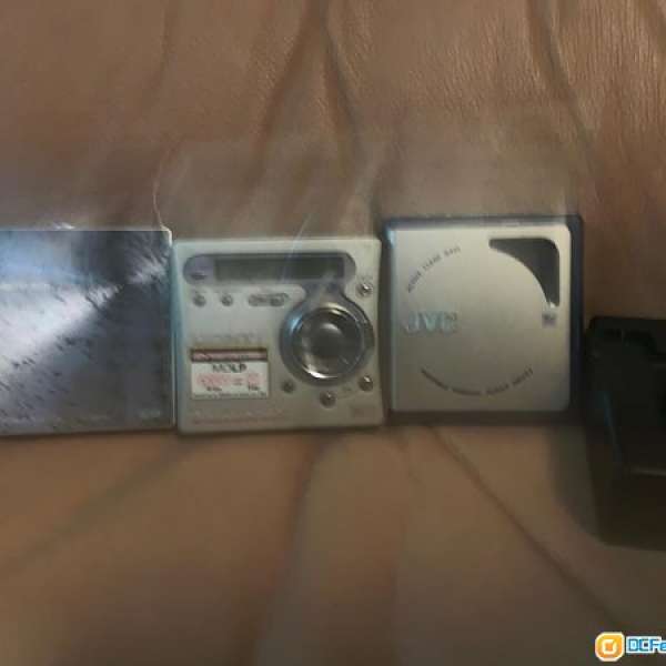 MD WALKMAN (壞) & 43隻MD DISC (用過)