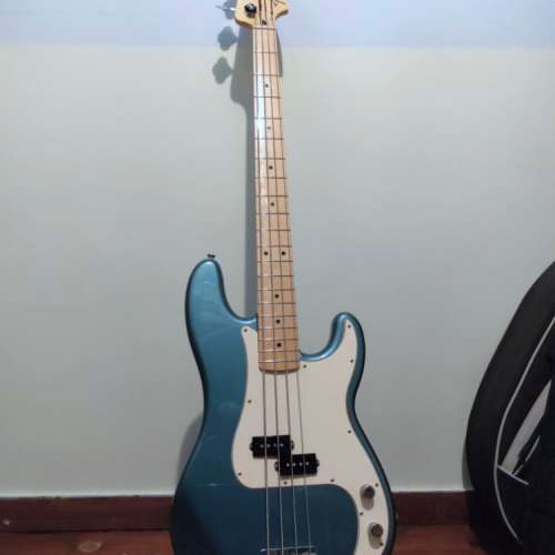Fender Precision Bass Made in Mexico