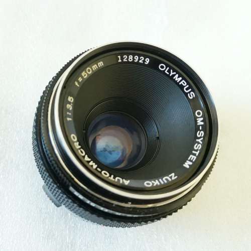 olympus 50mm f/3.5 經典微距鏡頭。