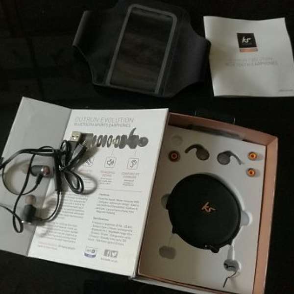 Kitsound evolution 運動耳機配件（耳機打柴只有配件如運動腕套及耳機盒