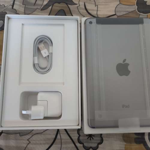 IPad mini 4 128gb gb WiFi +cellular