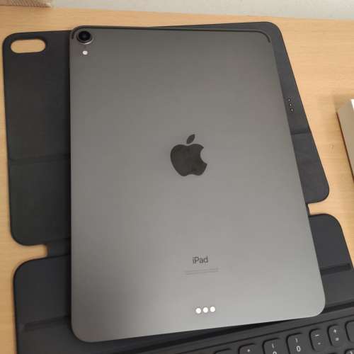 Apple iPad Pro 11 " wifi 64gb 連apple smart keyboard applecare 保養