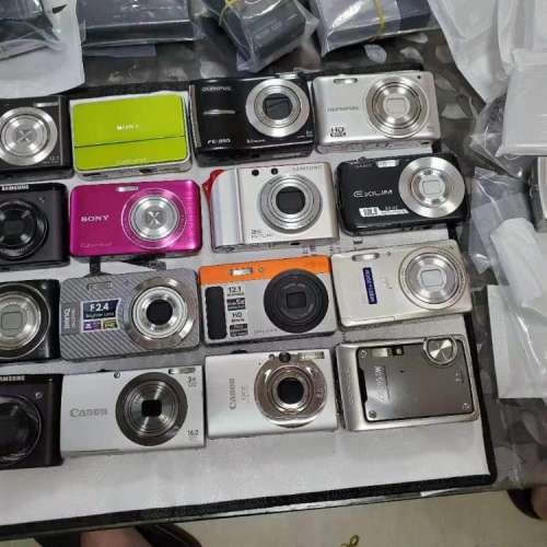 16部數碼相機（陳列品）低價出售，有意PM