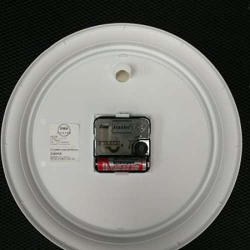 100% 全新 9” 靜音石英掛牆鐘 送電池