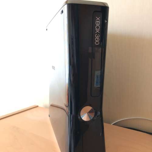 XBOX 360 500GB + Kinect + Games