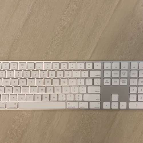 Apple full size wireless keyboard 精妙鍵盤 100% new