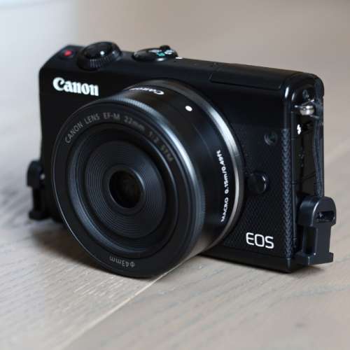 Canon EOS M100 + EF-M 15-45mm + EF-M 22mm f/2 STM 黑色 (另有 EF-EOS M adapter)