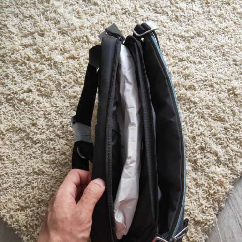 全新Brand New Cote&Ciel Cote & Ciel 斜咩袋Messenger Bag