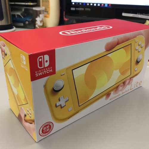 Nintendo Switch Lite 黃色