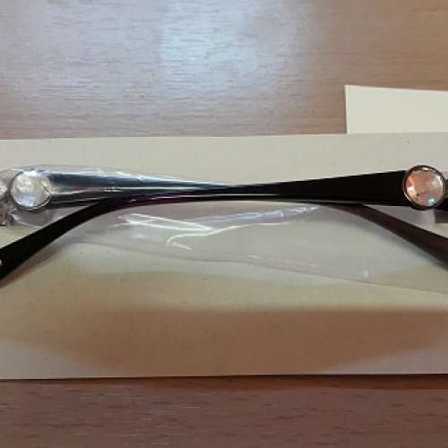 全新 MOSCHINO 平光眼鏡(SWAROVSKI 水晶),只售HK$250(不議價)