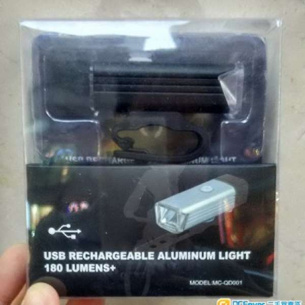 100%全新-鋁合金單車頭燈-騎行燈- USB充電式強光頭燈,車燈(黑色).