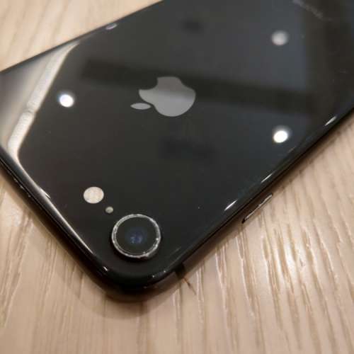 平放Apple iPhone 8 64 黑行貨