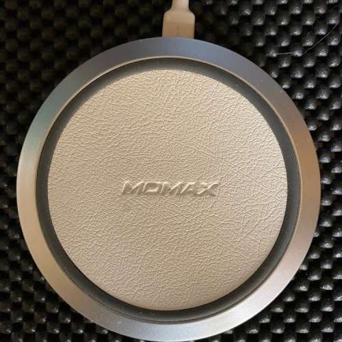 Momax wireless charger Q.pad 無線快速充電板