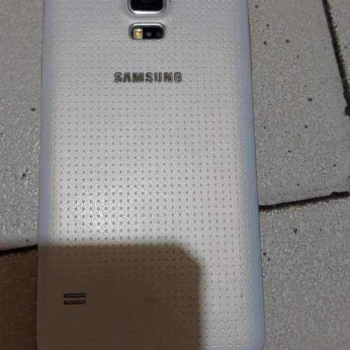 Samsung galaxy s5 LTE 5.1寸十16 有指紋辨認防水功能 四核心 港行七成半身淨機甩曬...