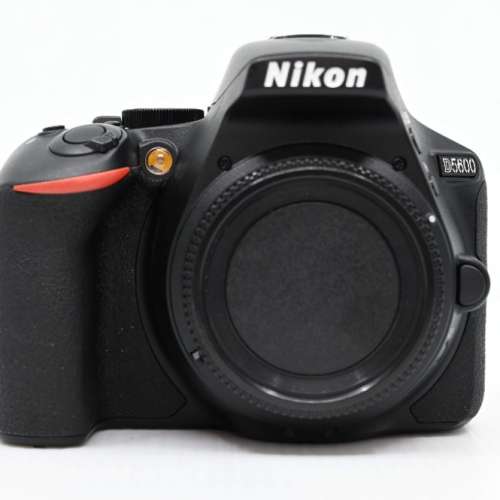 Nikon D5600 + Nikon 18-55mm + Nikon 10-20mm