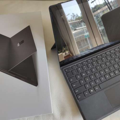 Surface pro 6 全黑set i5 8g 256g 連單連盒保養到2020年
