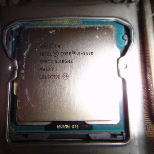 Intel® Core™ i5-3570 處理器 3.4GHz**另有intel® Core™ i3-3250 及 i3-3220T