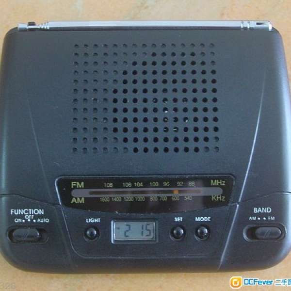 AM/FM 便攜收音機 有LCD小時鐘  合DSE用 八成多新