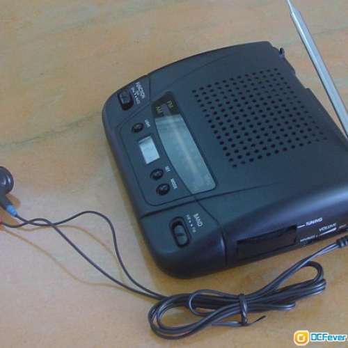 AM/FM 便攜收音機 有LCD小時鐘  合DSE用 八成多新