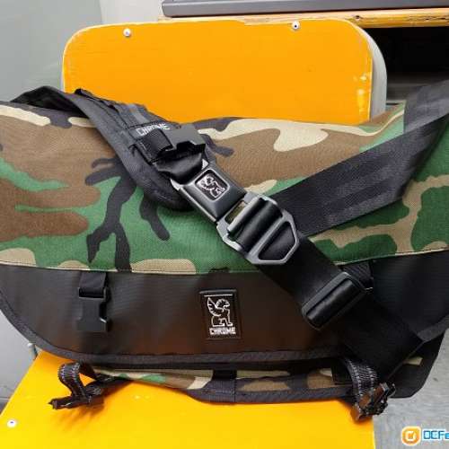 美國品牌 CHROME INDUSTRIES CITIZEN MESSENGER BAG 99%新, 有吊牌, 迷彩