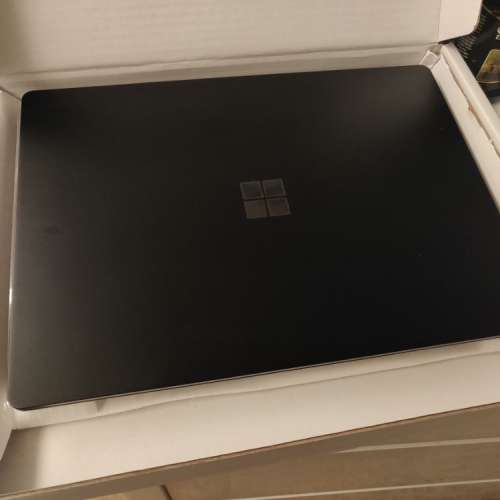 全新 黑色surface laptop 2 (i5/8g/256g/2k touch screen) 一年原廠保養