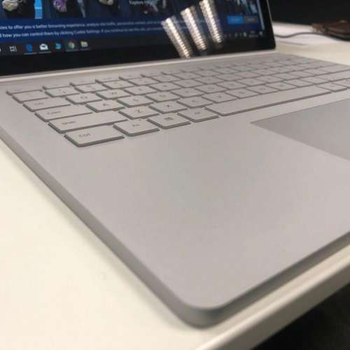 Microsoft Surface Book 13.5” i5 8G 256G with GPU 940M 近付全新 有保養