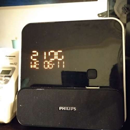 Philips iPod/ iPhone 鬧鐘收音機