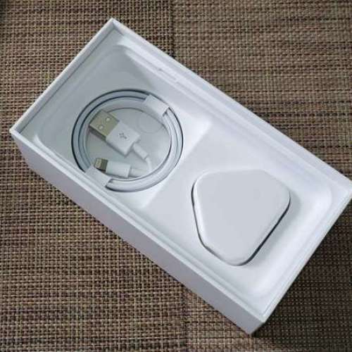 95% New iPhone 7 Black 128GB 有盒有單 , 不連耳機