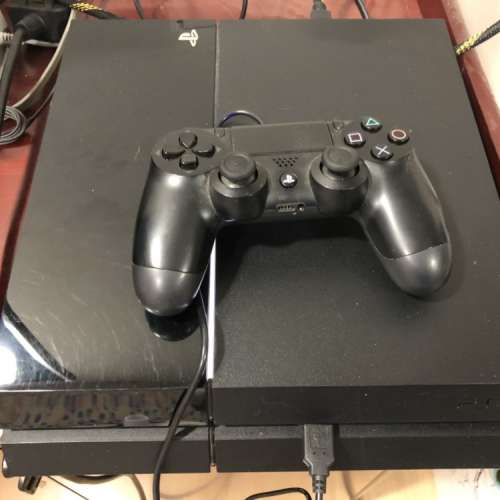 八成新 PS4 CUH-1100A 500GB 主機連原裝無線手制一個